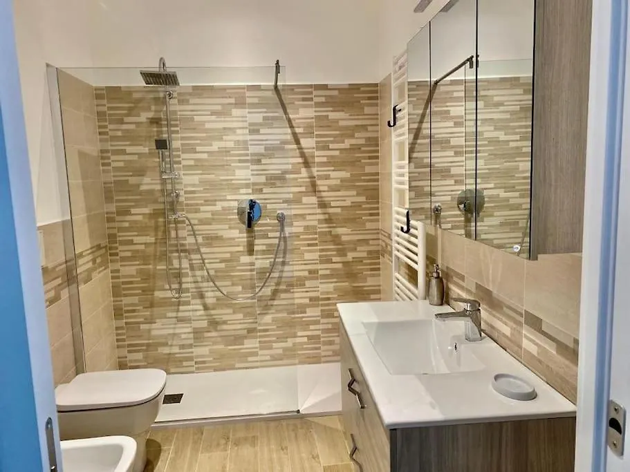 Appartamento Centralissimo In Piazza Bresca 산레모