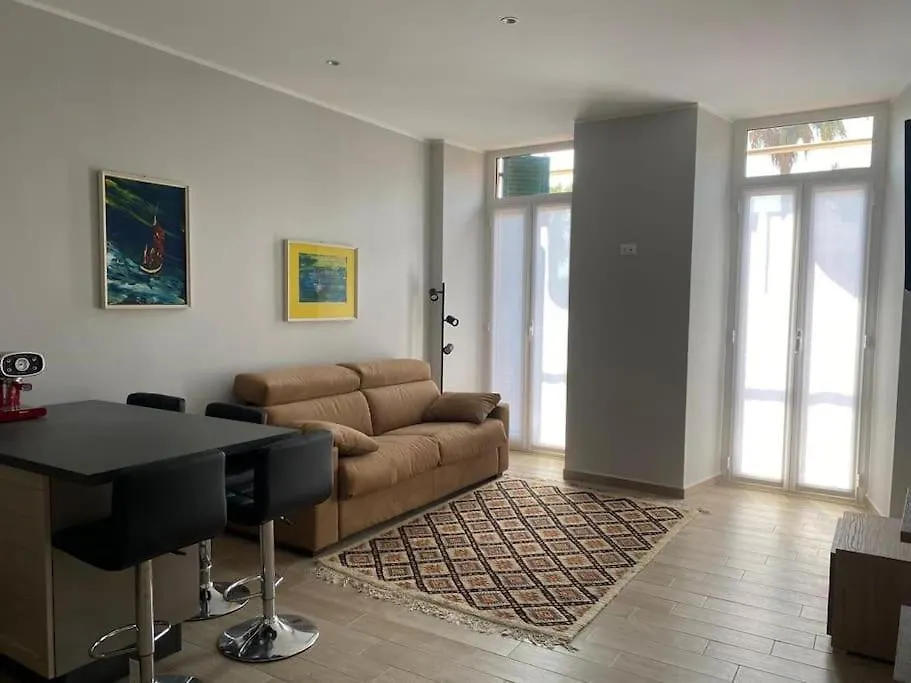 Apartment Appartamento Centralissimo In Piazza Bresca Sanremo Italy